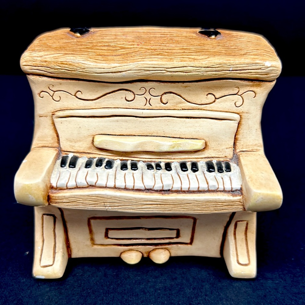 Vintage PENDELFIN hand painted stonecraft piano made in England